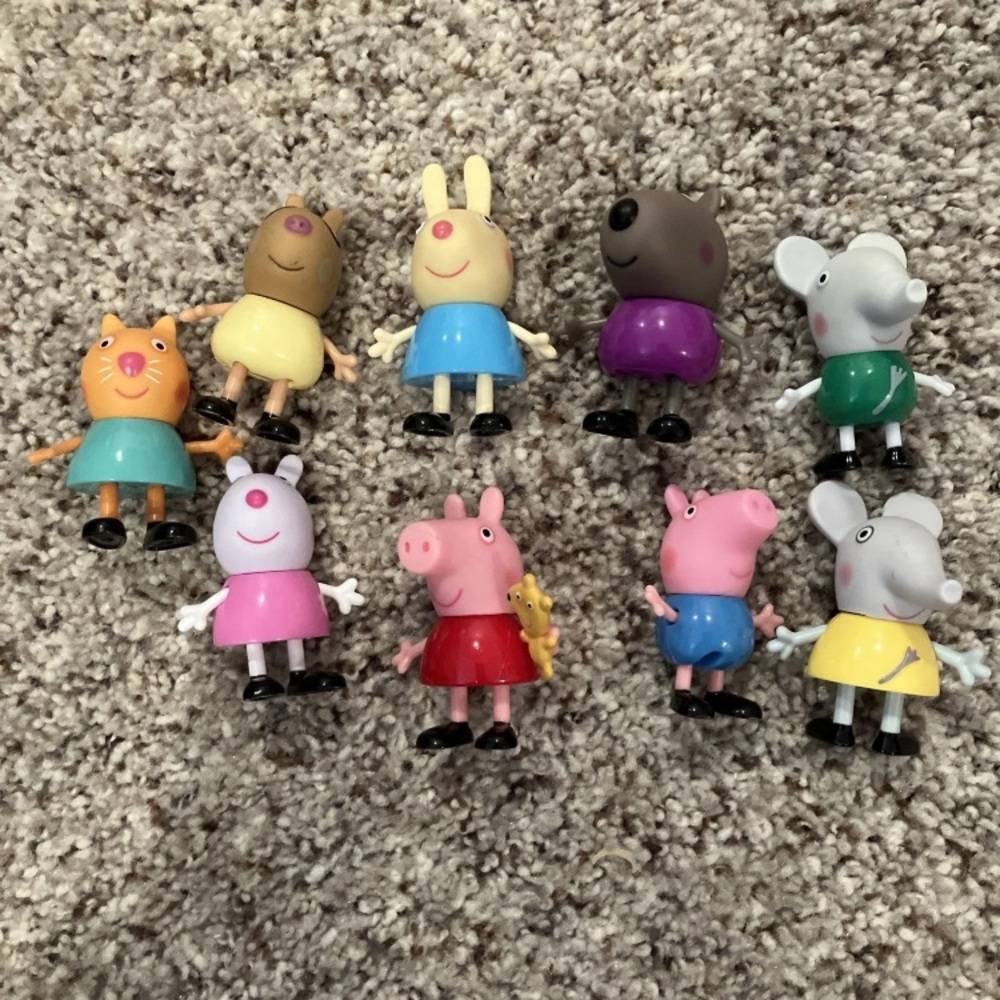 Peppa Pig Action Figure Set 9 With Carrying Case - Picture 3 of 7